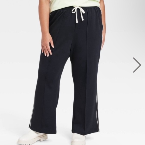 Women's High Rise Track Pants - Picture 3 of 3